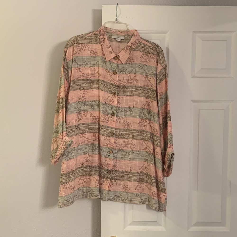 "Dressbarn" Peach & Sage Blouse with Flowered Stitching
 Like New Size 2X